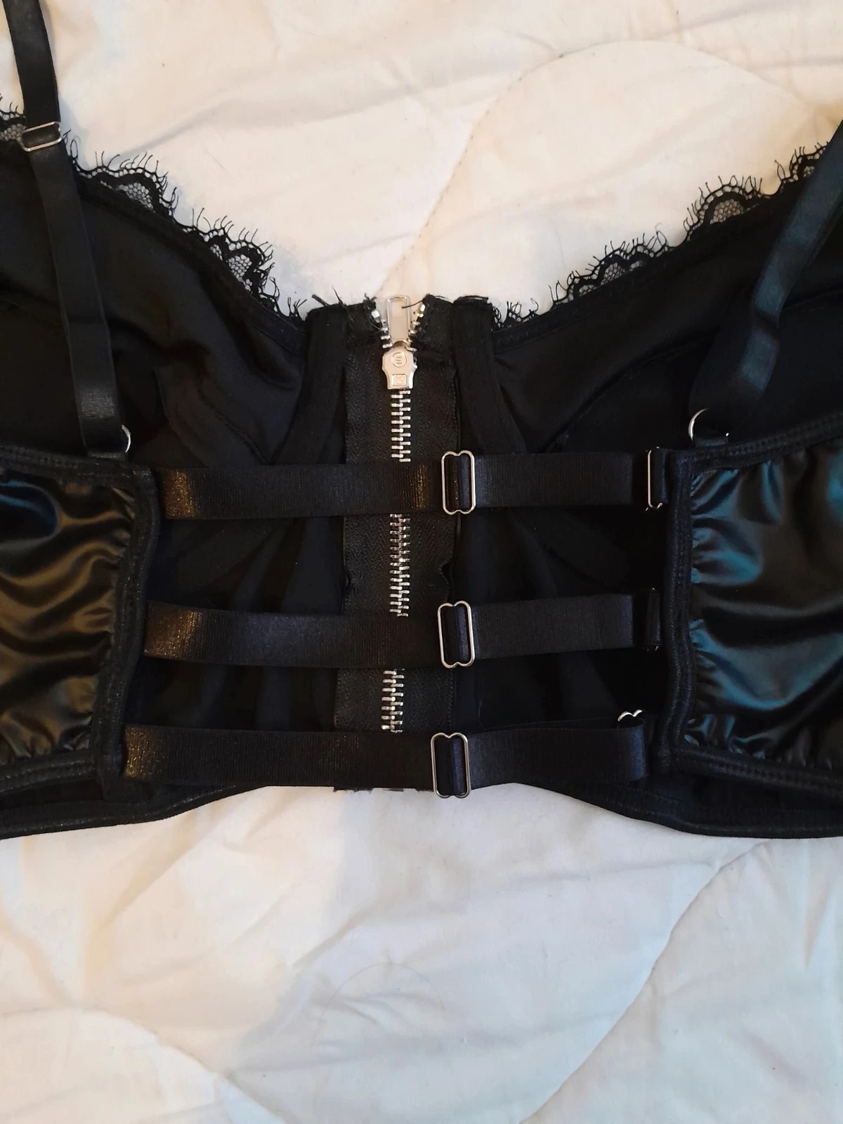 Top style corset bustier, met een resoluut rock, gothische look, Bonnet C – photo 5